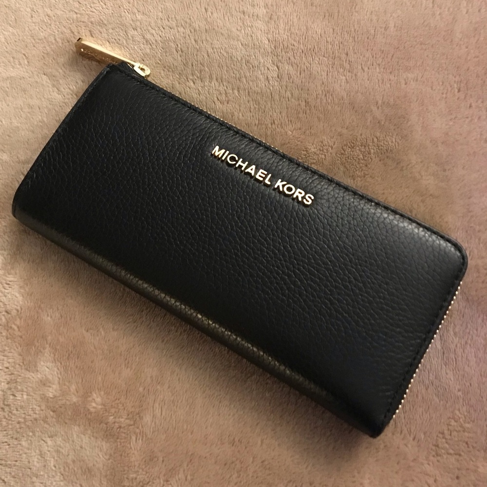New Michael Kors Black Jet Set 3/4 Zip Wal…